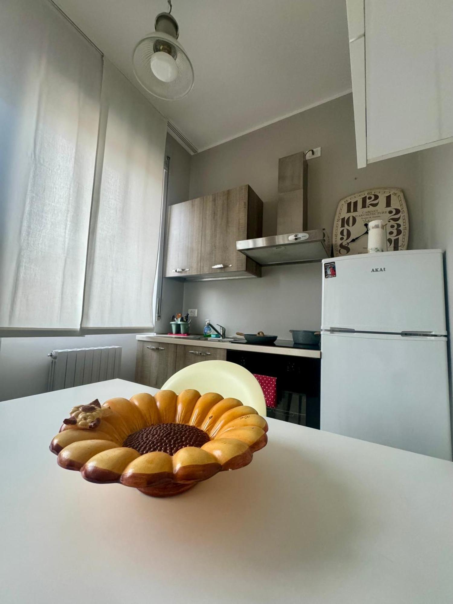 Casa Tito - Accogliente Monolocale A Due Passi Dalla Stazione Cesano Maderno Ngoại thất bức ảnh