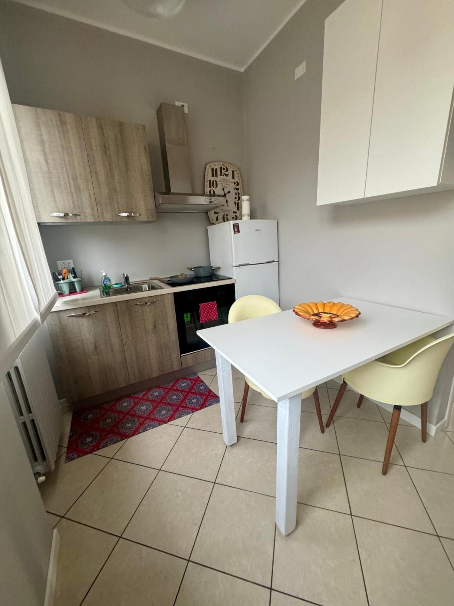 Casa Tito - Accogliente Monolocale A Due Passi Dalla Stazione Cesano Maderno Ngoại thất bức ảnh