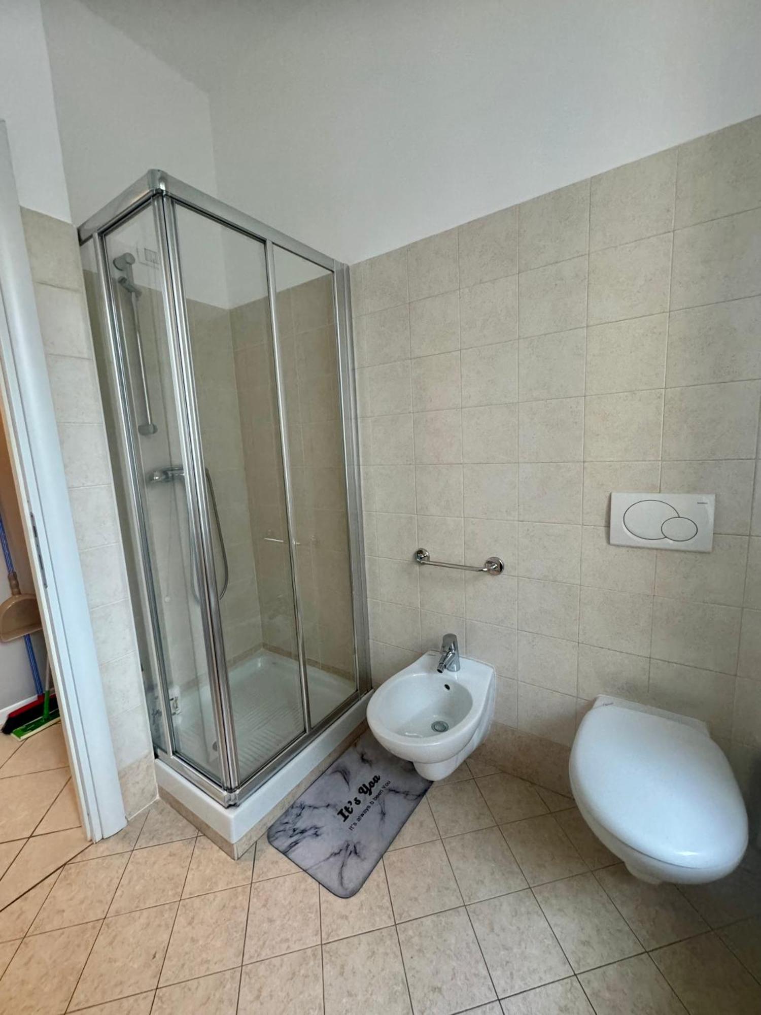 Casa Tito - Accogliente Monolocale A Due Passi Dalla Stazione Cesano Maderno Ngoại thất bức ảnh